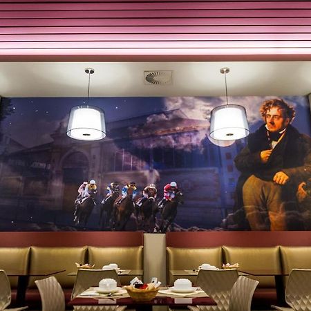 Hotel Le Chateaubriant Bagian luar foto