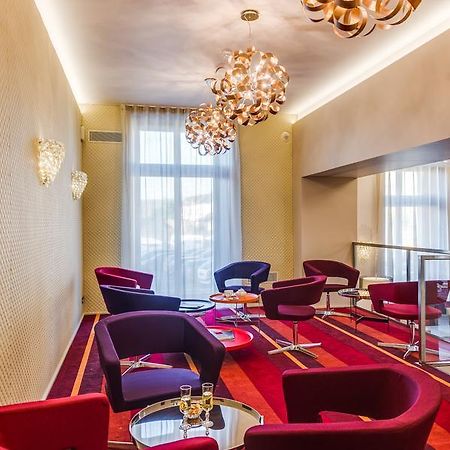 Hotel Le Chateaubriant Bagian luar foto