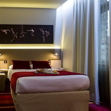Hotel Le Chateaubriant Bagian luar foto