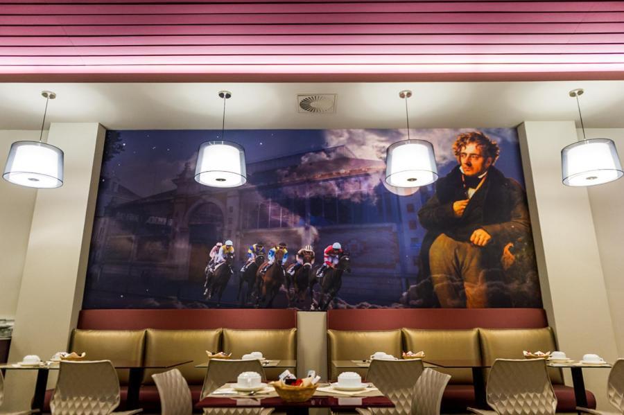 Hotel Le Chateaubriant Bagian luar foto