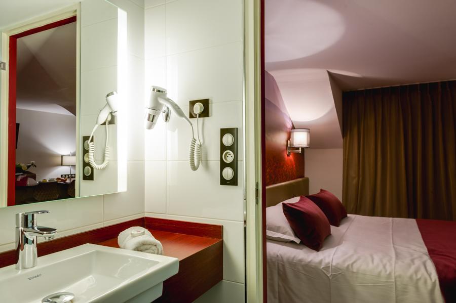 Hotel Le Chateaubriant Bagian luar foto