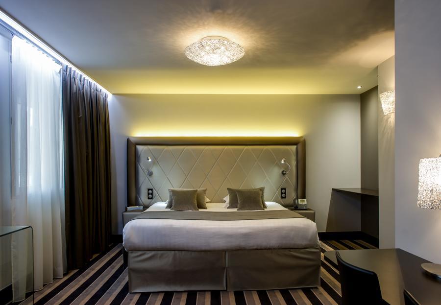 Hotel Le Chateaubriant Bagian luar foto