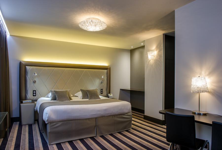 Hotel Le Chateaubriant Bagian luar foto